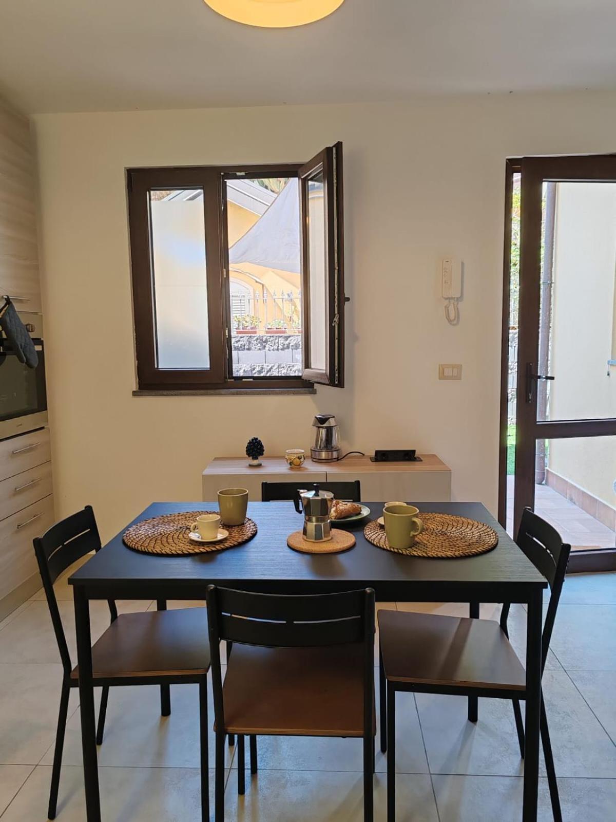 Etna Garden House: Oasis In The Heart Of * Catania